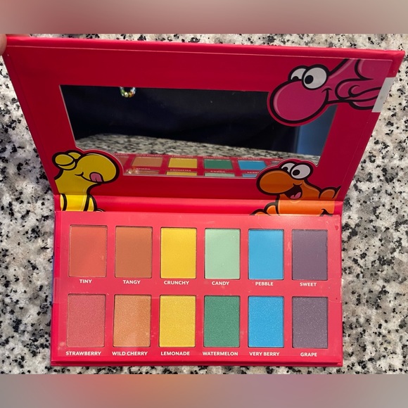 Nerds Eyeshadow Palette X Taste Beauty - Picture 6 of 7